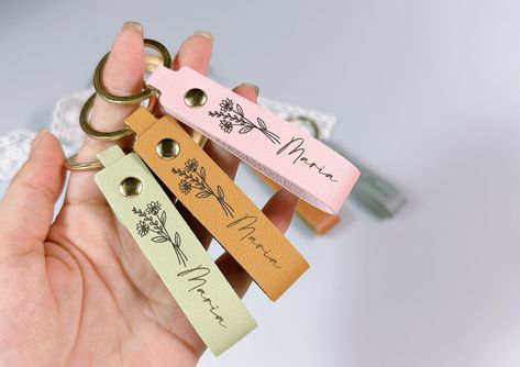 Mobile Case Diy, Personalized Key Chain, Party Fans, Laser Engraved Leather, Laser Cut Wood Crafts, Personalized Jewelry Box, Her And Him, Jw Gifts, Wedding Fans