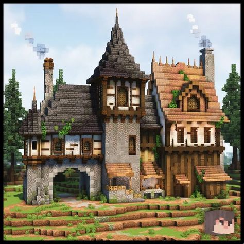 Minecraft House 3 Floor, Minecraft Cute Builds House, Minecraft House With Tower Ideas, Minecraft Turret Ideas, Elegant Minecraft Houses, Minecraft Building Ideas Big House, Big Medieval House Minecraft, Minecraft Hunting Lodge, Medieval Town Square Minecraft