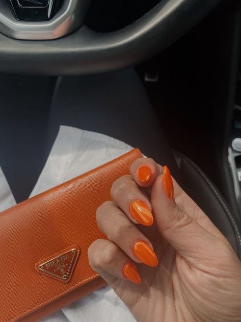 Chrome Nails Neon, Neon Chrome Nails, Orange Chrome Nails, Orange Chrome, Hailey Bieber Nails, Bieber Nails, Neon Orange Nails, Nails Neon, Spring Break Nails