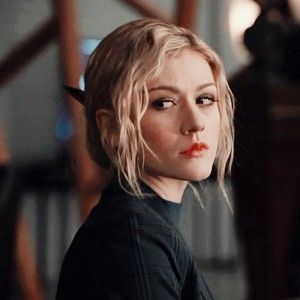 Stranger Things Fanfic, Oliver Queen Arrow, Clary Fray, Oliver Queen, Hogwarts Mystery, Katherine Mcnamara, Brooklyn Baby, Mia 3, Hair Color And Cut