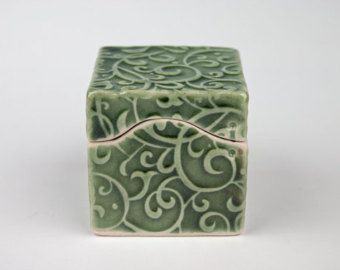 Handbuilt Ceramics, Puzzle Boxes, Clay Box, Clay Classes, Slab Ceramics, Coil Pots, Ceramic Box, Ceramic Texture, Pottery Handbuilding