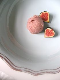 foodwanderings: Fig Gelato Fig Gelato, Rosh Hashana Recipes, Fig Dessert, Creative Dessert Recipes, Gelato Recipe, Fig Recipes, Gourmet Desserts, Creative Desserts, Rosh Hashana