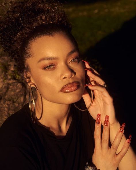 Sun Urban Singer, Andra Day, Singer Andra Day, Asake African Singer, Amandla Stenberg Star Wars, Black Female Singers, Black Panther Party, Calming Music, African Music