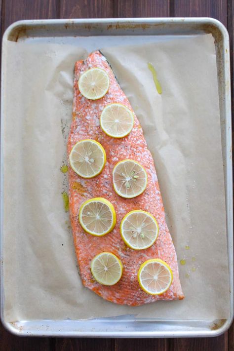 How to Roast a Whole Salmon Fillet Whole Salmon Filet, Salmon Filet Recipe, Simple Baked Salmon, Grass Fed Beef Recipes, Salmon Fillet, Healthy Meats, Lemon Salmon, How To Roast, Pan Seared Salmon