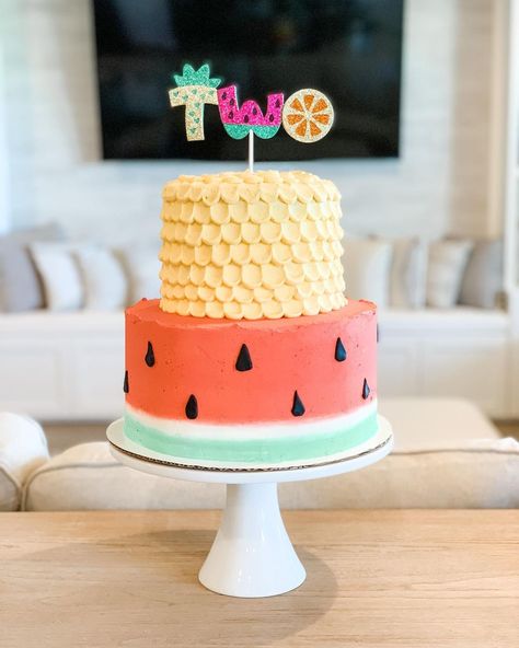 Andrew Morse (@sugardaddybakery22) posted on Instagram: “This “twotti frutti” birthday cake and cookies were so sweet and for our very own special two year old! The vibrant colors perfectly…” • Feb 16, 2022 at 1:41am UTC Two Tti Fruity Birthday Cake Ideas, Twotti Frutti Birthday Cake, Twotti Fruity Cupcakes, Twotti Fruity Birthday Cake, Twotii Fruitii, Fruity Cupcakes, Twotti Fruity, Fruit Birthday Party, Fruity Cake