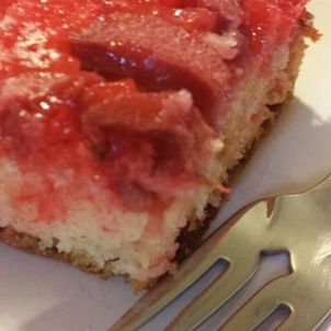 Easy Rhubarb Upside-Down Cake #rubarbrecipes Easy Rhubarb Recipes, Strawberry Upside Down Cake, Rhubarb Cake Recipes, Rhubarb Upside Down Cake, Rhubarb Desserts, Rhubarb Cake, Rhubarb Recipes, Cake Mix Recipes, Upside Down Cake