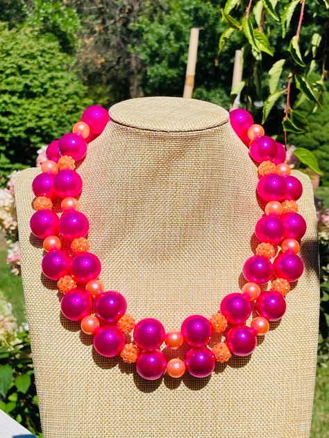 Bright Hot Pink Chunky Necklace / Orange and Hot Pink / Bubble Gum / Fashion Statement Hot Pink Necklace Jewelry, Trendy Pink Necklace With Chunky Chain, Women's Sundress, Hot Pink Pearl Necklace, Playful Pink Necklace With Colorful Beads, Fushia Necklace, Big Necklaces, Sandals 2023, Orange And Hot Pink