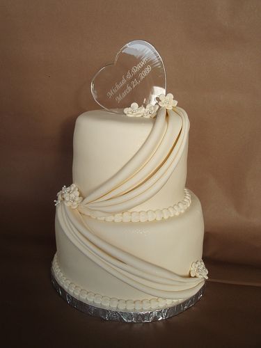 Ivory Draped Wedding Cake Intimate Wedding Cake, Ivory Drapes, Draping Wedding, Night Time Wedding, Big Wedding Cakes, Creative Wedding Cakes, Modern Wedding Cake, Unique Wedding Cakes, Wedding Prep