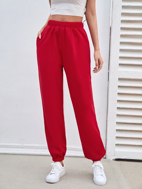 Red Joggers Outfit, Jogger Pants Outfit Winter, Hollister Sweatpants, Women Sweatpants, Red Sweatpants, Jogger Pants Outfit, Red Joggers, Pocket Sweatpants, Joggers Outfit