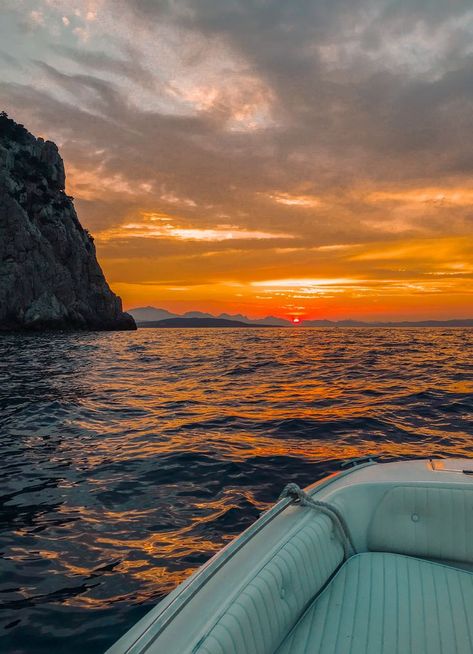 Italy Vibes, Sea Boat, Living In Italy, Hidden Places, Sardinia Italy, Sunset Sea, Italy Tours, Italy Aesthetic, Aesthetic Travel