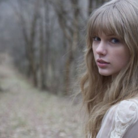 Taylor Swift ~ Safe and Sound Taylor Swift Safe And Sound, About Taylor Swift, Safe And Sound, All About Taylor Swift, Ordinary Girls, Swift 3, Taylor Swift Songs, Long Live Taylor Swift, Live Taylor