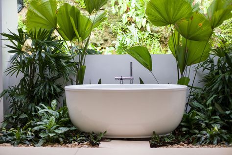 Gallery of Joya Villas / Studio Saxe - 16 Benjamin Garcia, Ocean Villa, Outdoor Bathtub, Outdoor Bathroom Design, Outdoor Baths, Tropical Architecture, Smart Bathroom, Outdoor Bath, Outdoor Bathrooms