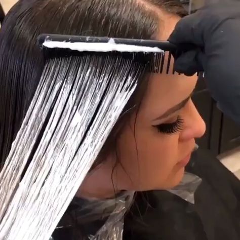 Hair Videos on Instagram: “💦Wet Comb Balayage💦 . . 📽WOULD YOU TRY THIS TECHNIQUE TO❤BRING UP A BLEND🤔❤️ ————— WATCH TO THE END 📺 & TAG A FRIEND🥰👯‍♀️ by ✨ @paintedhair…” 16 Hairstyles, Balayage Hair Tutorial, Hair Color Formulas, Hair Techniques, Hair Color Techniques, Bring Up, Hair Colorist, Hair Color Balayage, Hair Color Dark