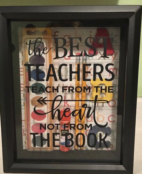 Teacher Shadow Box Ideas, Teacher Shadow Box, Shadow Box Ideas, Appreciation Gifts Diy, Cameo Crafts, Teacher Treats, Teacher Appreciation Gifts Diy, Teacher Craft, Volunteer Gifts