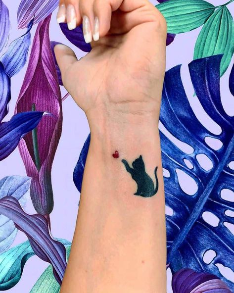 Cat Wrist Tattoos For Women, Cat Wrist Tattoo, Tiny Cat Tattoo, Caterpillar Tattoo, Black Cat Tattoo, Head Outline, Cat Tattoo Ideas, Big Cat Tattoo, Cat Tattoo Simple