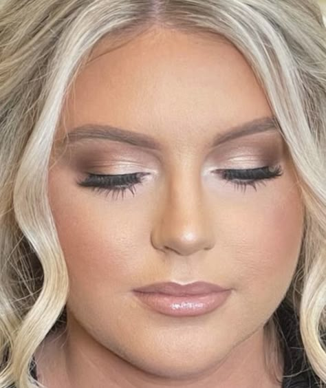 Bright Prom Makeup, Natural Bridal Makeup For Hooded Eyes, Over 50 Makeup Looks, Mother Of The Bride Makeup Over 50 Blue Eyes, Mother Of Bride Makeup Ideas, Fey Wedding, Mother Of The Bride Makeup Over 50 Brown Eyes, Mother Of The Bride Makeup Ideas, Mother Of The Bride Make Up Over 50