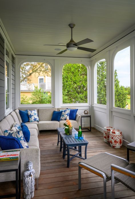 Pros Share 8 Design Tips for Screened-In Porches Trailing Lantana, Screened In Front Porch, Small Screened Porch, Screened Front Porches, Porch To Sunroom, Screened Room, Master Patio, Screened In Porch Furniture, Modern Farmhouse Porch