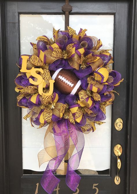 30" LSU Football Wreath with large football, helmet and letters. By Jayne's Wreath Designs on fb and instagram Lsu Wreath Diy, Lsu Wreath, Lsu Football, Sports Wreaths, Football Wreath, All Season Wreath, Wreath Designs, Diy Shoes, Wreath Crafts