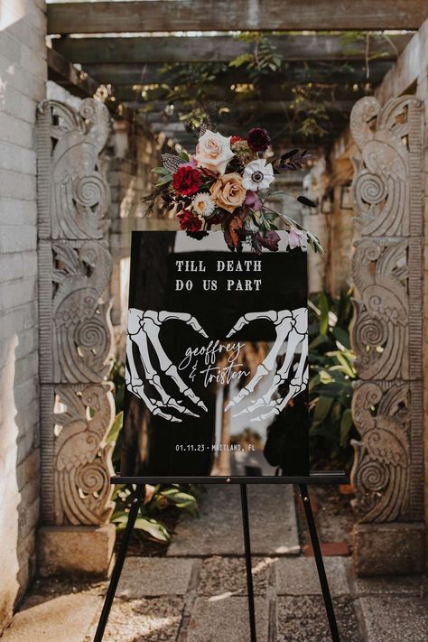 Dark Wedding Signage, Boho Witchy Wedding, Edgy Wedding Theme, Red Purple Wedding, Rustic Wedding Signage, Tropical Desert, Free Spirit Wedding, Dark Romantic Wedding, Witchy Wedding