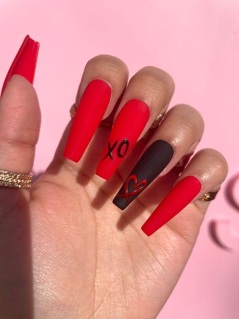 Nails On Black Skin, Red And Black Nails, Red Matte Nails, Red Summer Nails, Long Red Nails, Dark Red Nails, Summer Nails Ideas, Black Acrylic Nails, Red Acrylic Nails