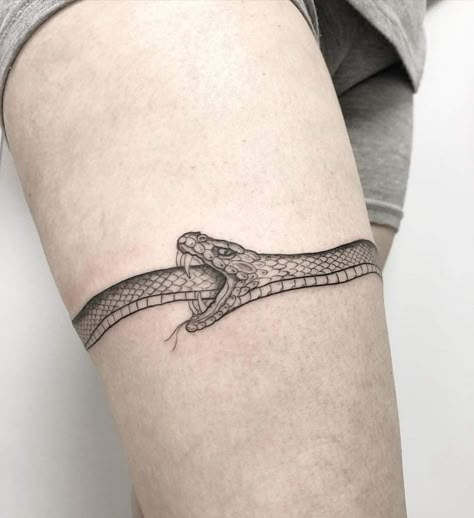 Snake Ankle Tattoo, Snake Tattoo Ideas, Leg Band Tattoos, Tattoo Band, Around Arm Tattoo, Wrap Around Tattoo, Ouroboros Tattoo, Cuff Tattoo, Tattoo Snake