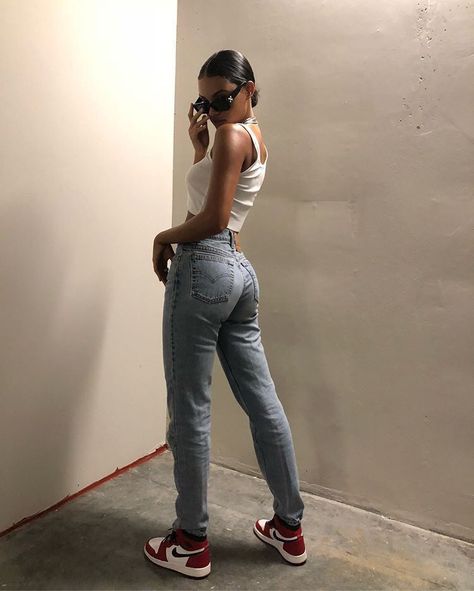 Jordan Outfits Womens, Looks Hip Hop, Jordan Outfits, Foto Poses, Streetwear Fashion Women, Mode Inspo, Looks Style, Mode Inspiration, Streetwear Outfit