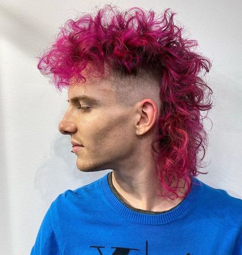 Mohawk Mullet Mens Curly, Curly Mohawk Mullet, Mohawk Curly Hair, Mullet Hairstyle Men, Mullet Ideas, Mullet Styles, Punk Mullet, Mullet Men, Men Mullet