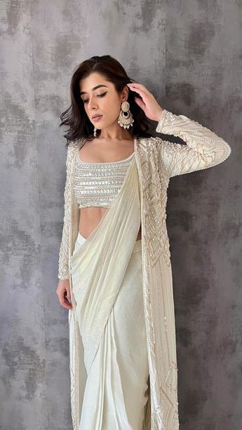 Winter Wedding Saree Look, Sukhmani Gambhir, Western Saree, Indian Outfits Modern, Saree Jacket Designs, Drape Sarees, Cute Maternity Dresses, Function Dresses, Simple Saree Designs