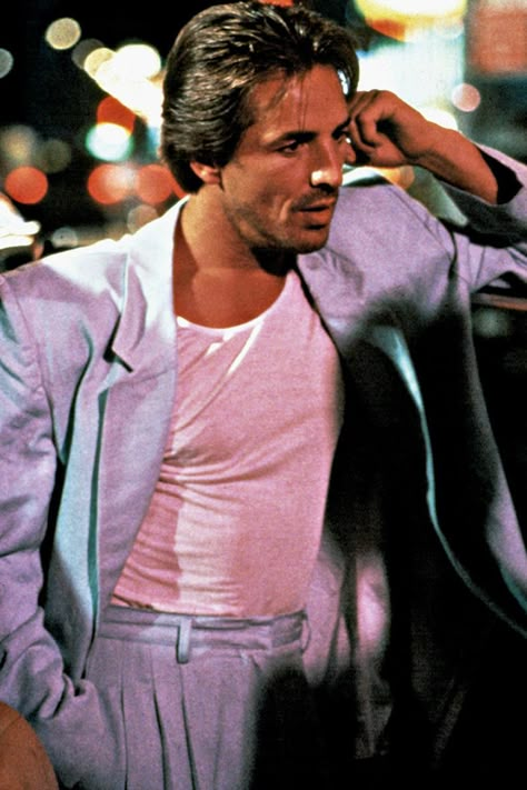 Miami Vice Sonny Crockett Style, Miami Vice Don Johnson, Sonny Crockett Miami Vice, Don Johnson 80s, Vice City Outfit, Crockett Miami Vice, 80s Detective, Don Johnson Miami Vice, Miami Vice Outfit