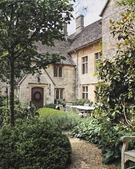 English Country Cottages, English Manor Houses, English Country Cottage, Irish Cottage, Old Manor, Relaxing Weekend, English Country Gardens, English Manor, Countryside House