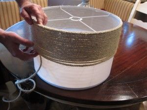 good idea for the ugly lampshades that came with my new lamps.. Twine Lamp Shade Diy, Jute Lampshade Diy, Rope Lamp Shade, Christmas Party Decorations Diy, Decorate Lampshade, Cover Lampshade, Twine Crafts, Rope Lamp, Lampshade Makeover