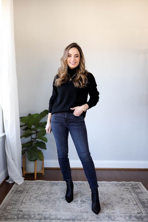 10 Items 20 Outfits: Casual Edition - Pumps & Push Ups Petite Outfits Casual, Petite Capsule Wardrobe, 20 Outfits, Casual Oufits, Fashion For Petite Women, Look Formal, Business Casual Outfits For Work, Winter Mode, Elegante Casual