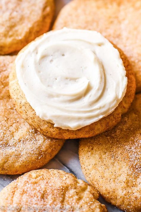 Sally's Baking Addiction Chai Spice Snickerdoodle Cookies - These frosted chai spice snickerdoodles are a chai tea latte in cookie form! Chai Spice Cookies, Soft Chewy Cookies, Spice Sugar Cookies, Vanilla Bean Frosting, Sallys Baking, Chai Spices, Chewy Cookies, Sally's Baking, Chai Tea Latte