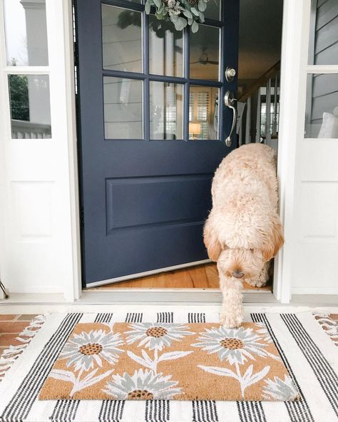 Layered door mats are 👌👌👌👌👌I love getting these fringed WASHABLE doormats to use for layering for only $12! This doormat combo from @target… Small Front Porch Decor, Navy Front Door, Front Porch Mat, Front Door Inspiration, Front Door Rugs, Front Door Interior, Porch Mat, Blue Front Door, Door Colors