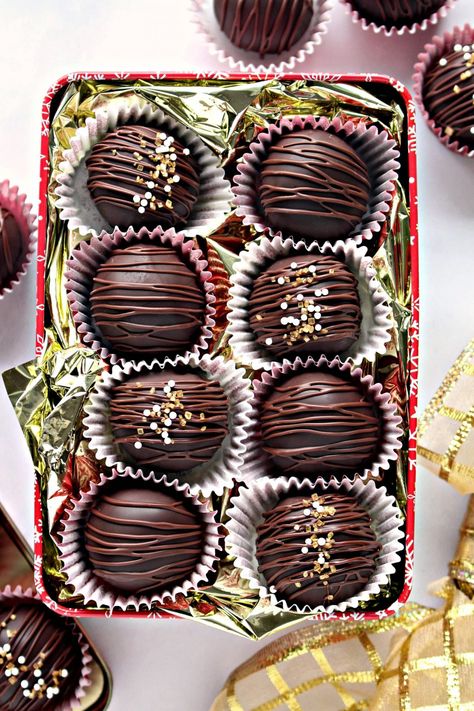 Vegan Marzipan, Sweet Balls, Marzipan Candy, Almond Candy, Marzipan Recipe, Christmas Candy Gifts, Chocolate Candy Recipes, Homemade Food Gifts, Christmas Food Gifts