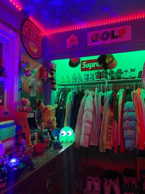 Monster Energy Shelf, Room Ideas For Stoners, Cute Room Lights, Hyperpop Room, Electric Room Aesthetic, Drippy Rooms, 200s Bedroom, Bedroom Ideas Y2k Grunge, 80s Neon Bedroom