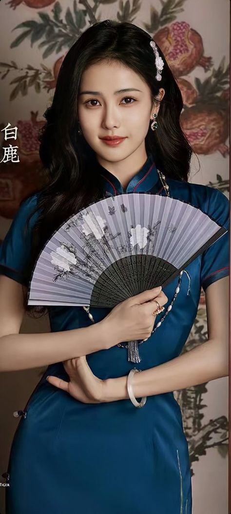 Chinese Style Dress, Gowns Dresses Elegant, Chinese Movies, Stylish Photo Pose, Aesthetic Indie, Chinese Dress, Chinese Actress, Chinese Culture, Asian Actors