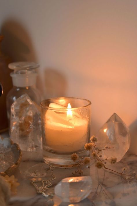 Cristal Aesthetic, Bougie Aesthetic, Spirituality Aesthetic, Candle Meditation, Spiritual Aesthetic, Mood Aesthetic, Candle Aesthetic, Witch Aesthetic, Gold Moon