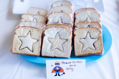 Superhero party star sandwiches at Domestic Charm | Cool Mom Picks Superhero Party Food, Avengers Party, Batman Party, Kids Party Food, Superhero Birthday Party, Superhero Birthday, Superhero Party, Fun Kids Food, 3rd Birthday Parties