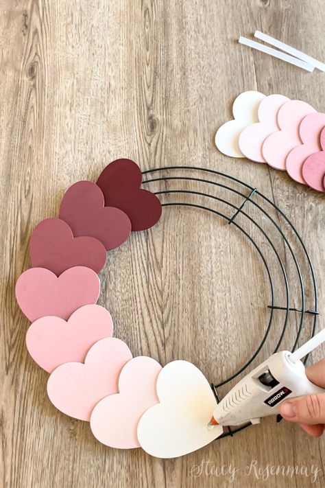 Valentine’s Day Decorating Diy, Wooden Valentines Day Decor, Valentines Decor Dollar Tree, Valentines House Decor Ideas, Diy Valentines Wall Decor, Diy Valentines Door Decor, Outside Valentines Day Decor, Vintage Valentine Crafts Diy, Valentines Day Crafts Adults