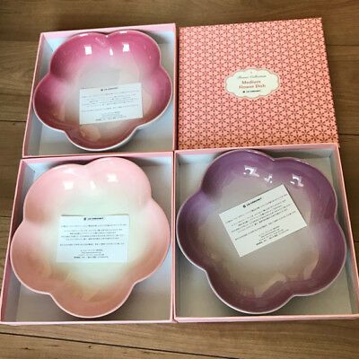 NEW LE CREUSET Flower Dish Plate 16cm Ice Green 2019 From Japan w/tracking - $69.99 | PicClick Le Creuset Flower Plate, Le Creuset Plates, Le Creuset Pink, Le Creuset Set, Snack Dishes, Le Creuset Colors, Anniversary Congratulations, Dish Plate, Flower Bowl