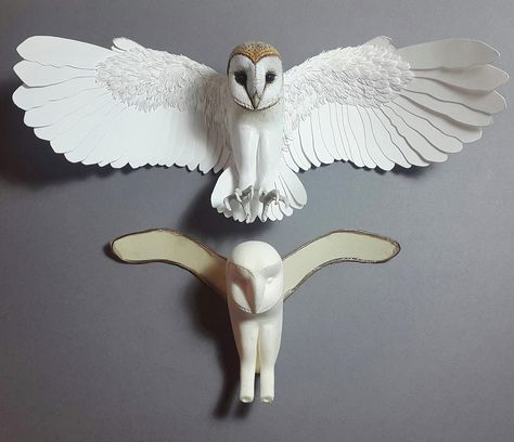 Paper Owls Diy, Paper Mache Sculpture Ideas, Paper Taxidermy, Mini Barn, Paper Mache Animals, Paper Art Sculpture, Paper Owls, Folding Origami, Theme Harry Potter