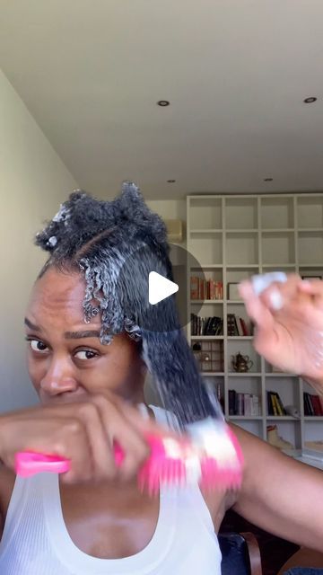 Lindiwe Chinwendu Dim on Instagram: "Okay lil tut for how I do Finger Coils on my twa now that it’s grown, I was in a bit of a rush so couldn’t give you all the shots I wanted BUT loooove the texture it gives my fro. Definitely give it some time to dry but the @orshaircare_sa mousse defined really well & dries super quick. The whole process was deffo giving ‘arm day’ tho🙃😂 you gonna try it? Tag me if you do xo
.
.
.
.
.
#naturalhair #twa #afro #afrohairstyles #afrohair #ors #twahairstyles #fingercoils" 4c Hair Finger Coils, How To Do Natural Curls, Finger Curls Natural Hair, Twa Coils, Finger Coils Natural Hair 4c, Twa Afro, Finger Coils Natural Hair, Coiling Natural Hair, Twa Styles