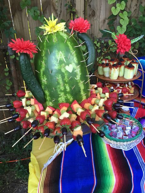 Cactus watermelon - Mexican theme party Mexican Bridal Showers, Mexican Baby Shower, Mexican Birthday Parties, Mexican Babies, Fiesta Bridal Shower, Mexican Fiesta Party, Fiesta Birthday Party, Mexican Birthday, Fiesta Theme Party