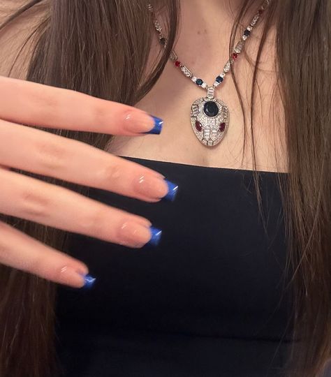 Bulgari snake necklace with navy ClubLLondon dress and blue chrome glittery nails Nails With Dark Blue Dress, Dark Blue Glittery Nails, Navy Blue Quinceanera Nails, Prom Nails Acrylic Dark Blue, Dark Blue Nails Aesthetic, Nail Inspo Navy Blue, Navy Nails Acrylic, Glittery Blue Nails, Md Nails