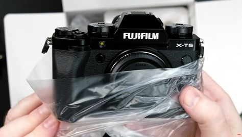 Fujifilm Xt5 Recipes, Fujifilm Xt5 Photography, Fuji Xt5, Fujifilm Xt5, Gambling Art, Camera Tricks, Fuji Camera, Cheat Codes, Photography Basics