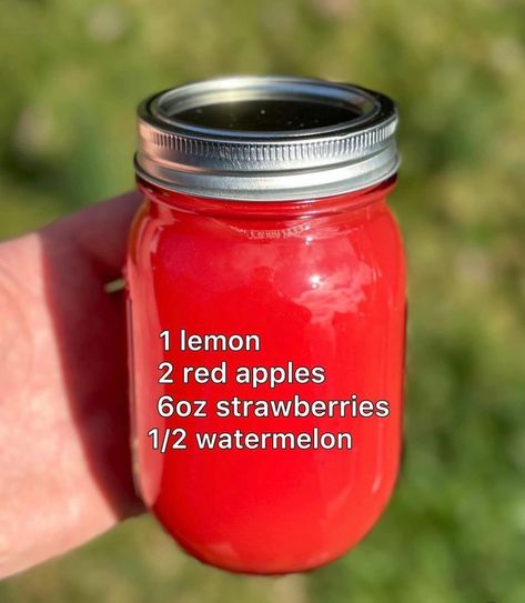 Homemade Fruit Punch, Juicing For Beginners, Red Juice Recipe, Fruit Punch Recipe, Fresh Juice Recipes, Healthy Juicer Recipes, Healthy Juice Drinks, Juice Cleanse Recipes, Juice Smoothies Recipes