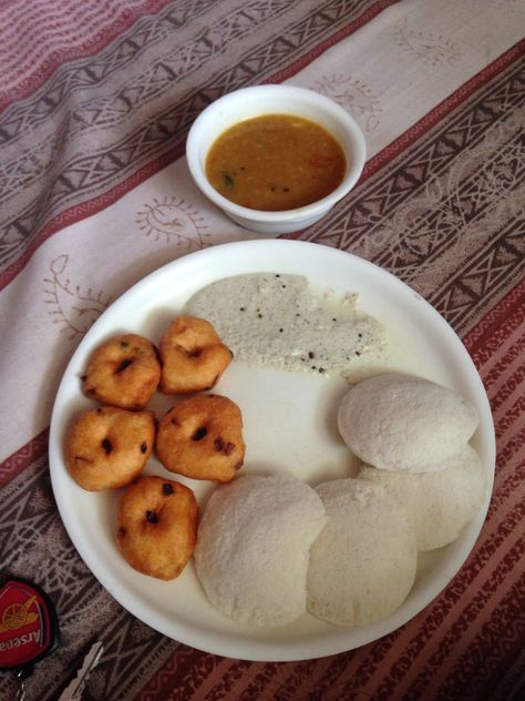 Idli Sambar Sunday Breakfast South Indian Sunday Morning Snap, Morning Breakfast Snapchat, Morning Breakfast Snap, Morning Breakfast Indian, Breakfast Snapchat, Sunday Snap, Idli Sambar, Delicious Food Image, Variety Food