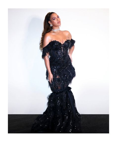 Image Beyonce Dress, Beyonce 2013, Beyonce Coachella, Queen Bee Beyonce, Beyonce Outfits, Beyonce Style, Beyoncé Giselle Knowles-carter, Beyoncé Giselle Knowles, Beyonce Queen