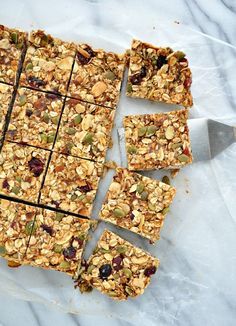 Granola Bar Recipe Healthy, Homemade Granola Bar Recipe, Health Bars, Breakfast Bars Recipe, Healthy Granola Bars, Bake Easy, Healthy Granola, Granola Recipe Bars, Healthy Bars